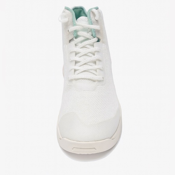 NWT Moolah Kicks Phantom 1 Women’s Basketball Shoes Sz 5 Lightweight Court Ready - Picture 3 of 4